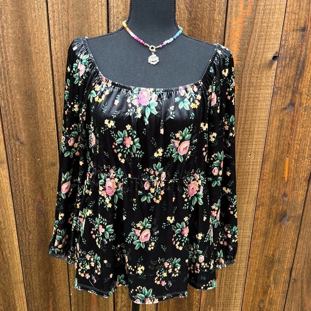 Cato NWT Black Pink Rose Floral Velvet Peasant Blouse Sz M Cottage Core Coquette